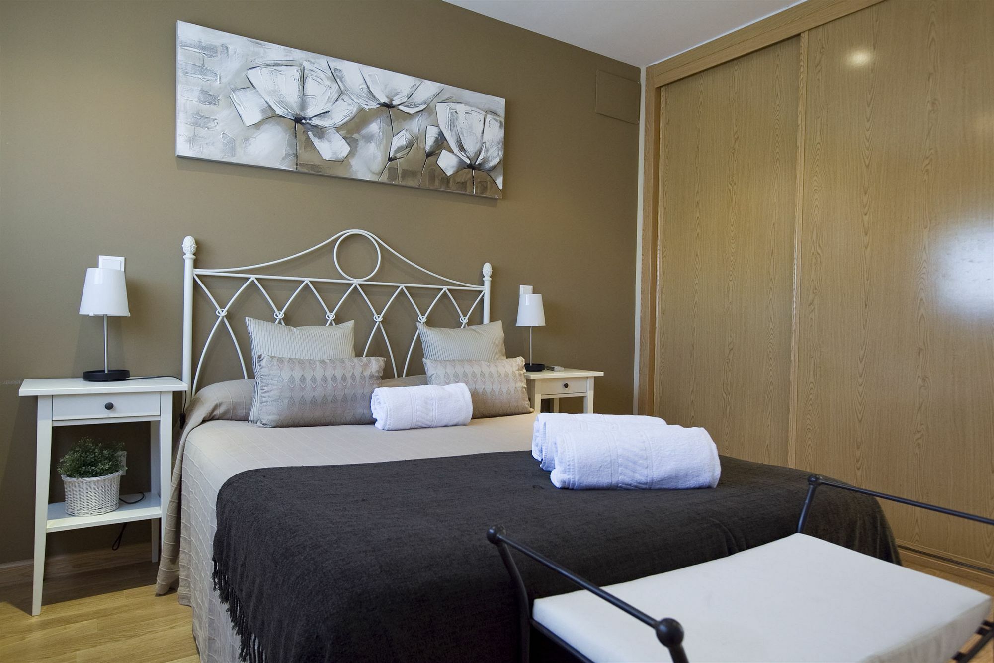 Apartamentos Apr Numancia Madrid Dış mekan fotoğraf